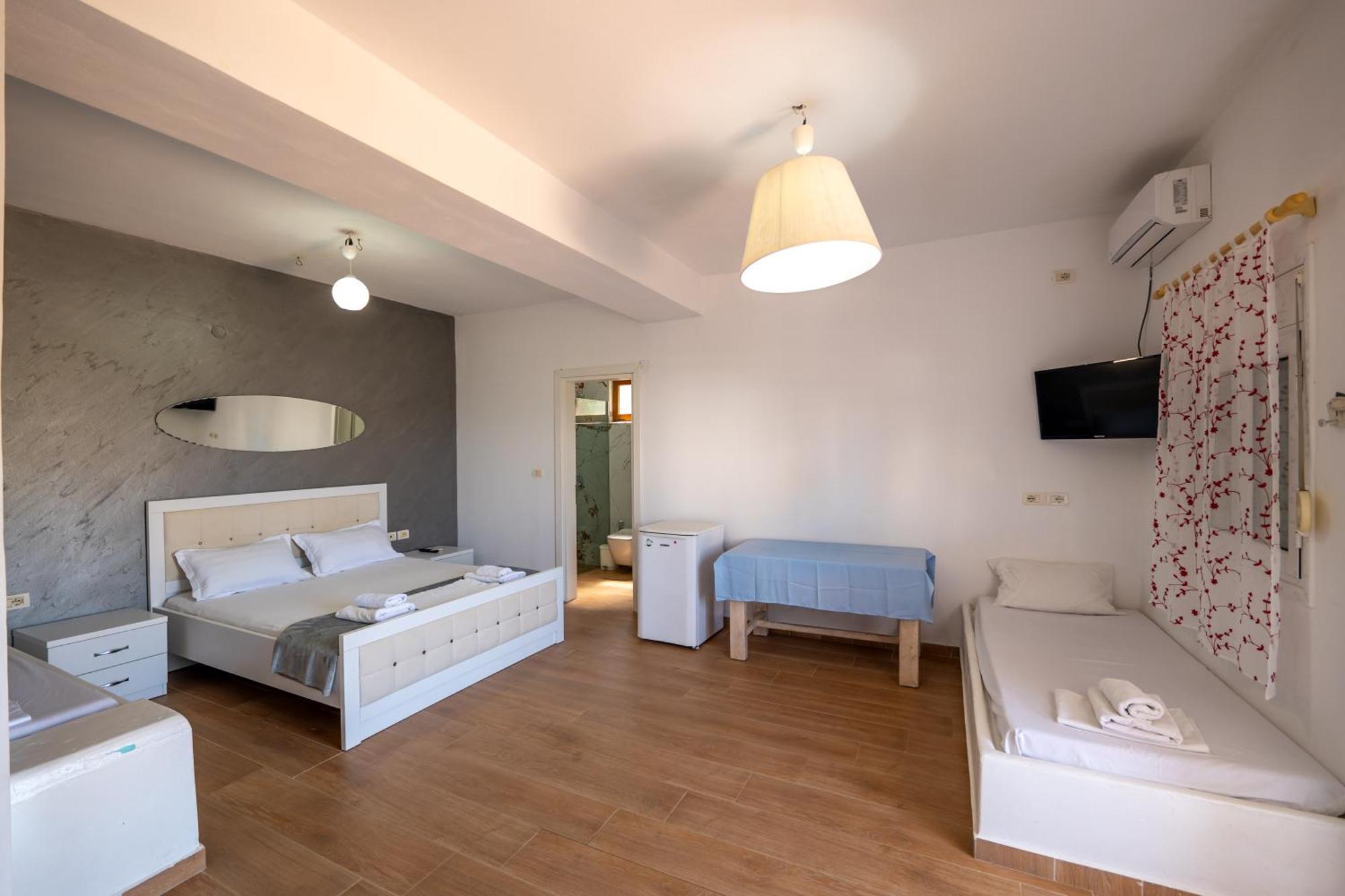 Hotel Two Mermaids Ksamil Ngoại thất bức ảnh